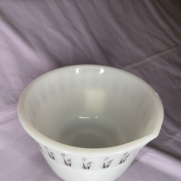 Vintage Sears Roebuck Stand White Mixing Bowl Pour with Black Wheat Design 6.5” - Picture 2 of 5